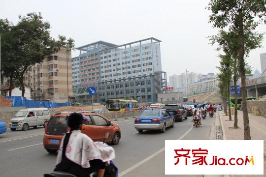 金色領(lǐng)域周邊道路（攝于2013-9）