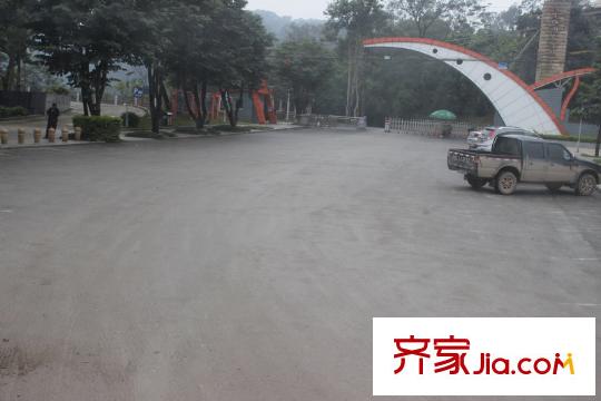 八桂鳳凰城良鳳江風(fēng)景區(qū)大門