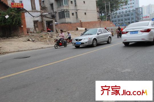 金色領(lǐng)域周邊道路（攝于2013-9）