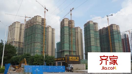 龍光君悅?cè)A庭所有樓棟正在落架（2015-9-9）