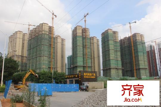 龍光君悅?cè)A庭所有樓棟正在落架（2015-9-9）