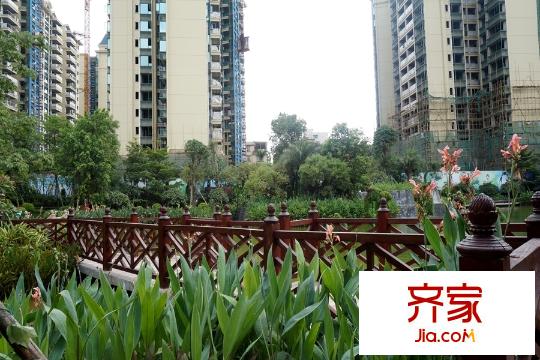 南寧恒大綠洲園林走廊實(shí)景(2015-8-13)