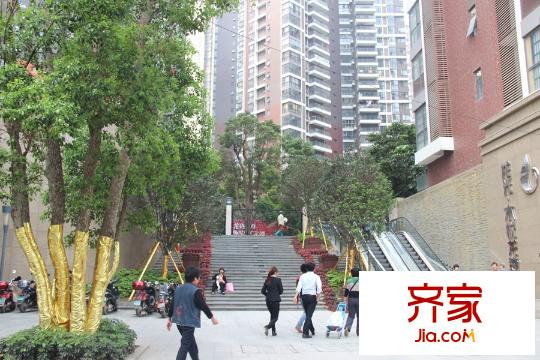 龍光水悅龍灣實景圖小區(qū)入口（2015-3-18）