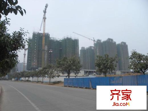 匯東酈城外景圖