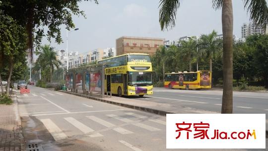 恒悅居多路公交車（2015-08-12）