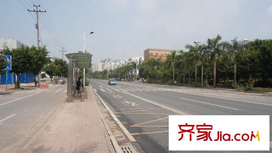 恒悅居多路公交車(chē)（2015-08-12）