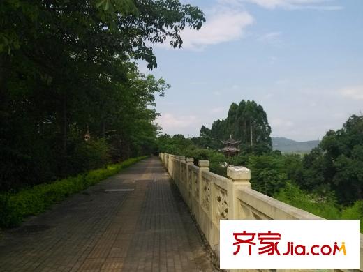 華發(fā)國賓壹號邕江江邊