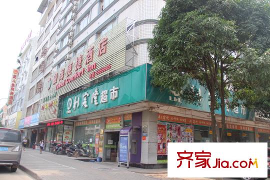 月湖國際利客隆超市（攝于2013-1-2）