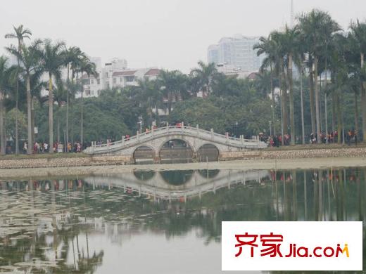 欣隆盛世觀邸水上橋（攝于2013年4月1日）