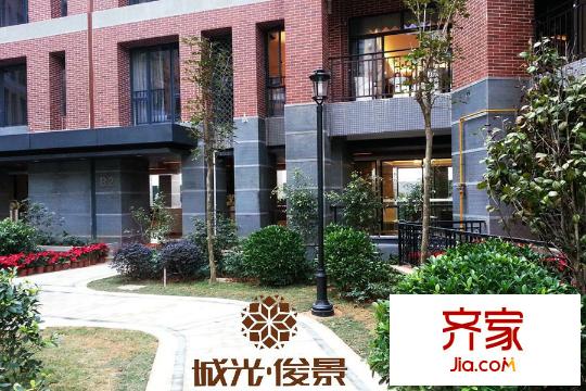 城光俊景社區(qū)一角（2015-05-07）