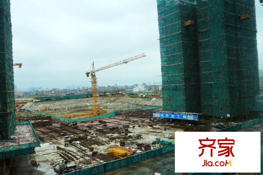瀚林名門在建中的中庭(2015-9-8)