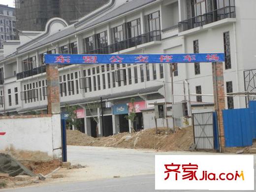 五洲國(guó)際附近公車(chē)停車(chē)場(chǎng)