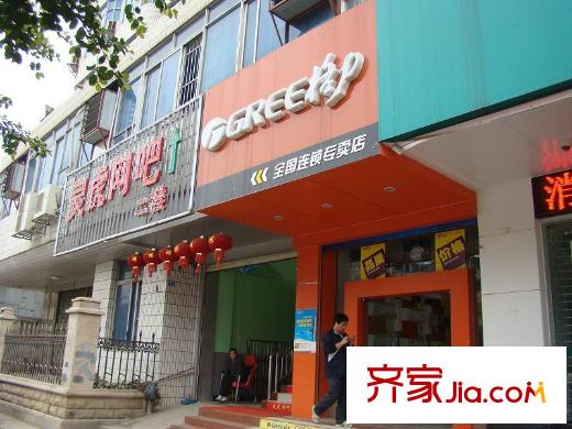江宇世紀(jì)城明秀東路上的商鋪（攝于2011-03-31）