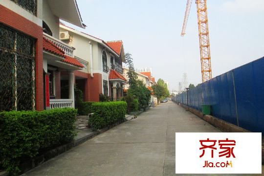 玫瑰園幸福灣小區(qū)實(shí)景(2015-3)