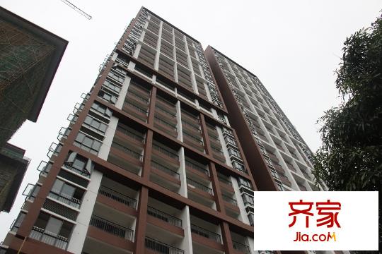 新隆青年城外立面已經(jīng)落架（2015-03-24）