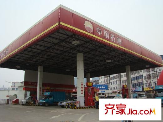 江宇世紀(jì)城明秀東路上的加油站（攝于2011-03-31）