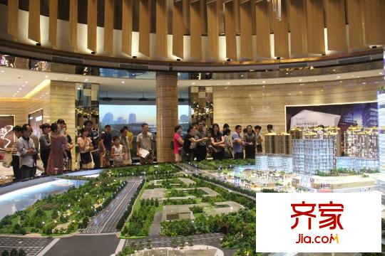 綠地中央廣場沙盤實景(2015.8.3)