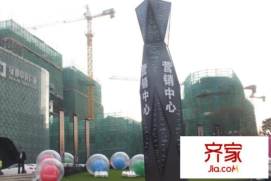 綠地中央廣場項目門前廣場外景（2015.11.21）