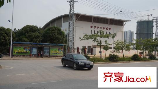 富豐長平方米1號周邊配套-南寧十七中球館