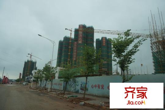 萬科魅力之城部分樓棟封頂(2015-09-10)