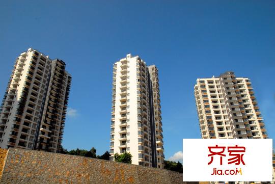 觀瀾溪谷項(xiàng)目高層工程進(jìn)度 已落外架（2011-07-15）