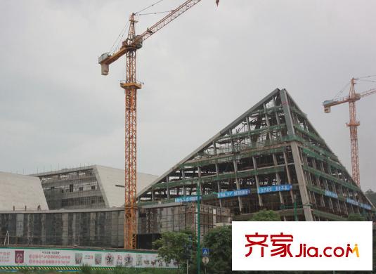中房翡翠園在建的南寧科技館