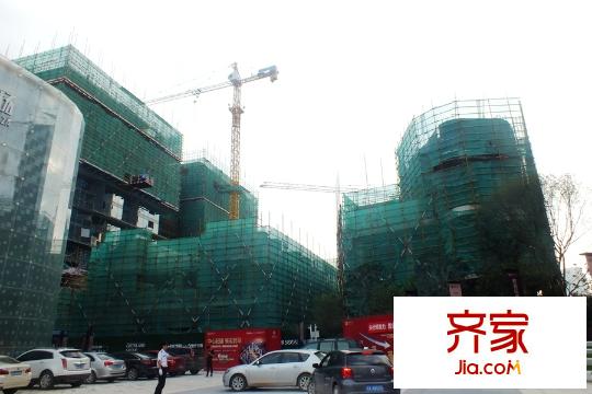 綠地中央廣場施工現(xiàn)場外景（2015.11.21）