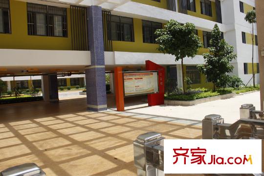 榮和山水綠城東明東路小學(xué)實(shí)景2017.7