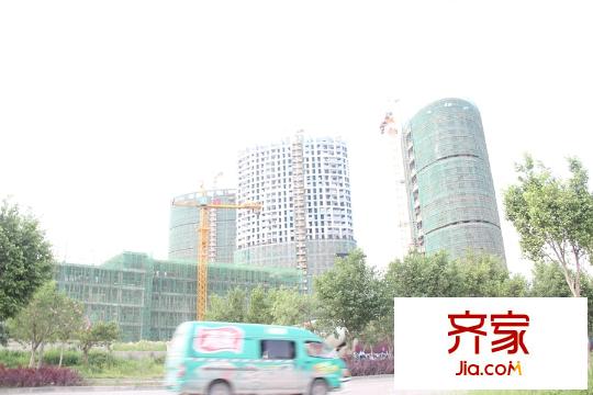 騁望麓濤townhouseC、E#封頂、D#落架中（2015-8-11）