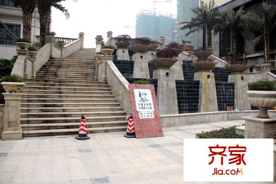 鳳景灣小區(qū)入口（2013-01-16）