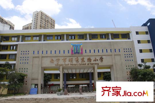 榮和山水綠城東明東路小學(xué)大門2017.7