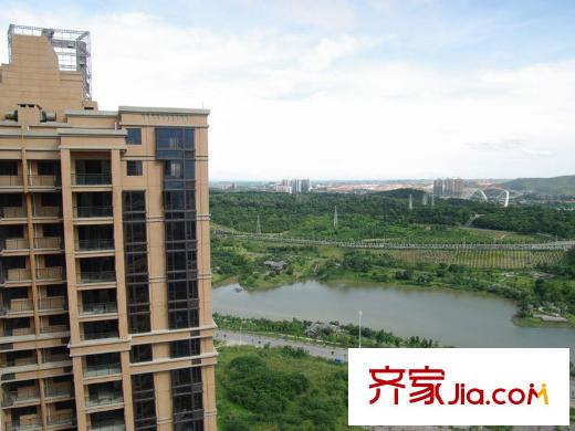 廣源國際社區(qū)旁邊的青湖（2013-12-9）