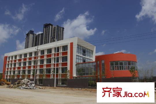 聯(lián)發(fā)尚筑興寧第一小學(xué)側(cè)視2015.7
