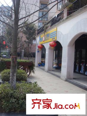貝地盧加諾配套圖進門向東650米便利店
