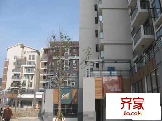 中天花園外景圖疊翠谷（2010.4）