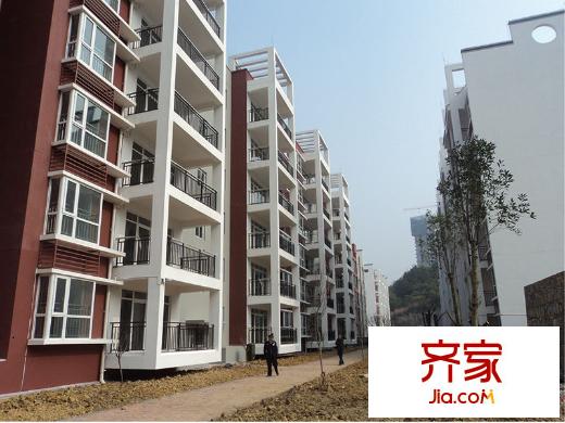 青果二期壹品峰景樓棟側(cè)面（2014-07-26）