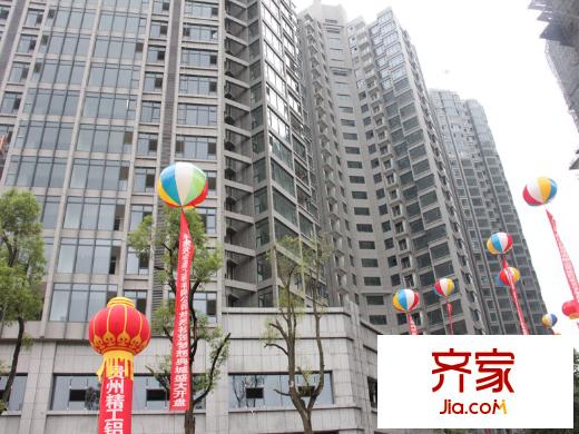 夢(mèng)想典城項(xiàng)目側(cè)面(2013-5-8)