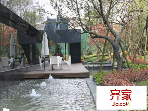 中渝第一城售樓部外觀林園實景 （2013-8-23）