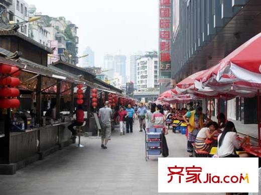 金龍濱河灣壹號項目向南走600米的貴陽二七路小吃街