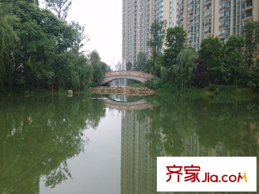 貴陽恒大城項目自帶人工湖（2014-06-19）