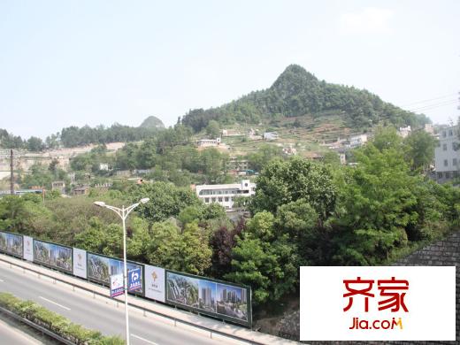 理想城樓盤施工現(xiàn)場(chǎng)實(shí)景圖(2013-4)