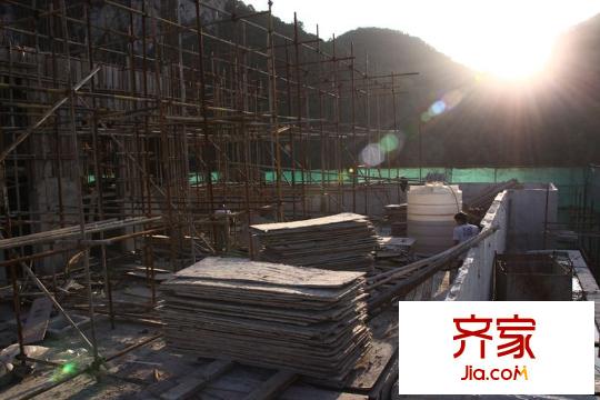 南岳首座外景圖花園平臺施工(2013-12-30)