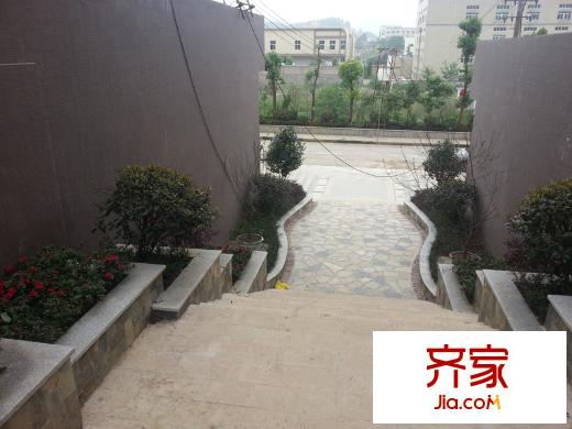 陽晨美林小區(qū)小道（2013.05.16）