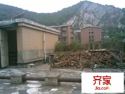 興居園小區(qū)外景圖 
