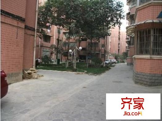 沙沖路加油站旁民宅外景圖 