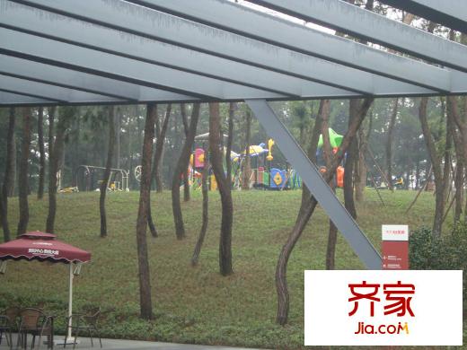 大川白金城售樓部環(huán)圍實(shí)景（2013-12-18）