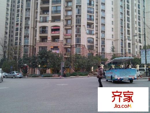 山水黔城外景圖 