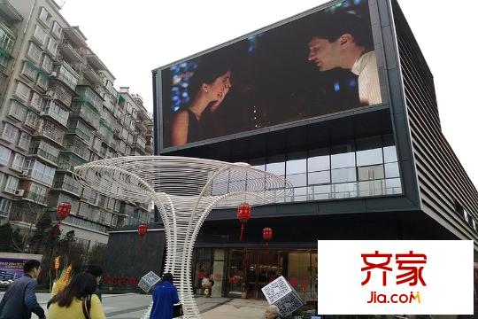 北大資源繽紛廣場項(xiàng)目售樓部大門（2015-3-13）