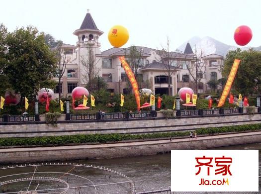 山水黔城外景圖 