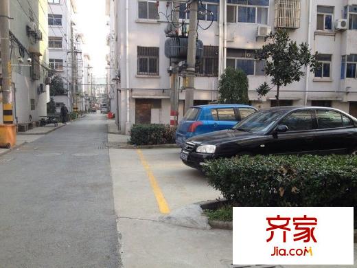 念四二村外景圖 